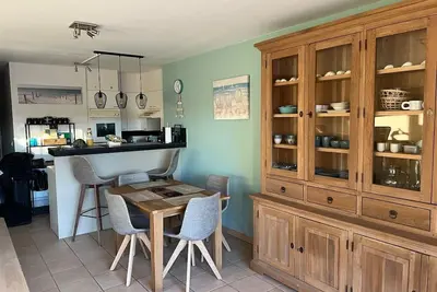 Image de Studio lumineux, bien décoré, proche toutes facilités, idéal pour petite famille