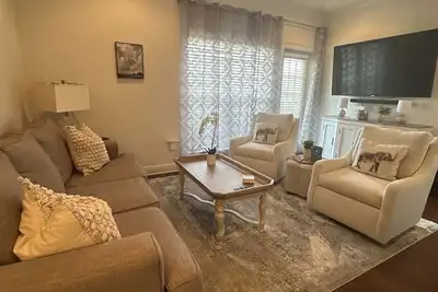 Image de Gorgeous Tuscaloosa Condo. Perfect for Your Stay! Easy walk to stadium!