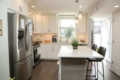 Image de Hip, Close to Del Ray, Lit Patio, Wfh