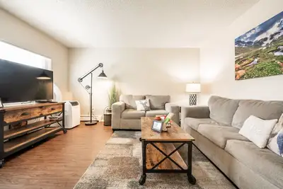 Image de ❤Cozy in the Springs! 2 Br, Kitchen. 5 Guests! ❤