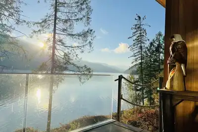 Image de Lake Front, Boat Access only house on private acreage