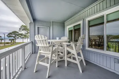 Image de Tide Creek Bungalow, Panacea. . . Marina\/Bay Views, 2 Balconies, Pool, No Boats