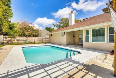 Image de 5 Mi to Lake Eola Park: Orlando Home w/ Pool!