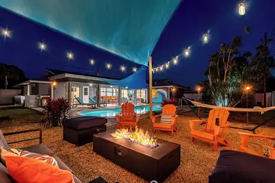 Image de Luxury 3/2 Private Home - Dog Friendly - Heated Pool - Fire Pit - by Beach, Golf