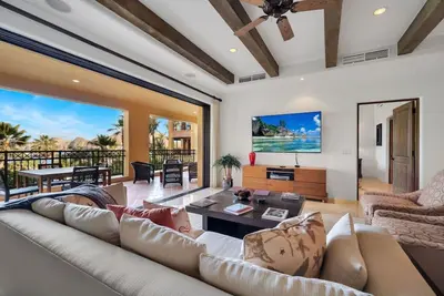 Image de Hacienda Residences, 5-Star, Beachfront, Paradise