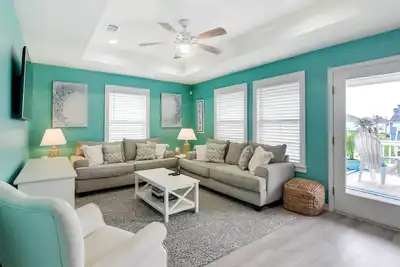 Image de Walk to Shore: Home w/ Deck in Crystal Beach!