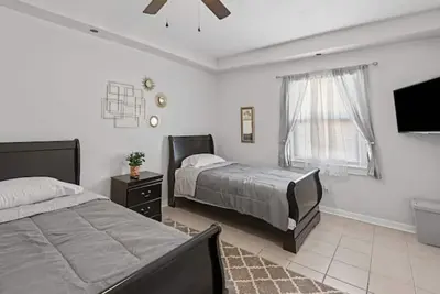 Image de Cozy 2br W/Modern Amenities