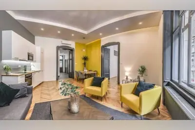 Image de Óra House - Huge Artsy Two Bedroom in City Center