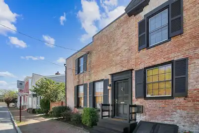 Image de Historic 3 Bedroom Downtown Annapolis Townhome