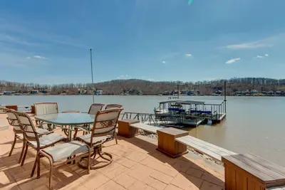 Image de Waterfront Lake of the Ozarks Home w\/ Private Dock