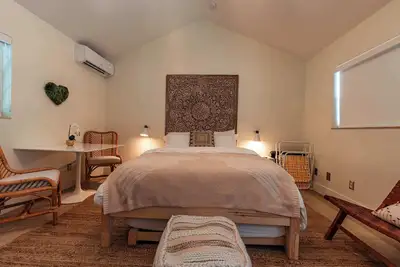 Image de Private Beach Access & Ocean Breezes | Your Perfect Getaway