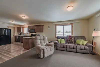 Image de Centennial Suite, Sleeps 4, only 5 blocks from west entrance to Yellowstone Park