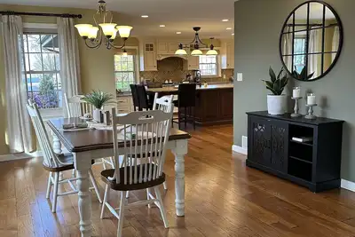 Image de House with backyard and patio! Beautiful Rural Farmland Within Minutes