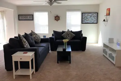 Image de Spacious 4 bedroom Home in a quiet mountain neighborhood