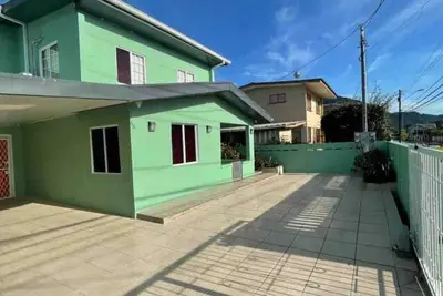 Arlene's Nest - 3bedroom in Diamond Vale