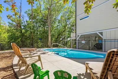 Image de Great Ocean Views - Saltwater Pool - Elevator - 40a Ev Charger - Mins to Beach, Shops and food