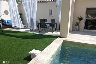 Image de Proche Uzes Mons Villa neuve piscine privée, Climatisée Web. ecrin de samuel
