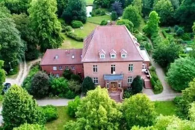 Image de To complete, Gutshaus Gottin
