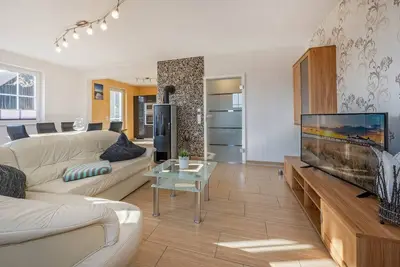 Image de Geräumige Ferienhaus in Ländlicher Idylle, mit Stellplatz, Terrasse, Wlan