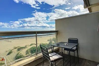 Studio cabine moderne avec garage pour 4 personnes, vue mer