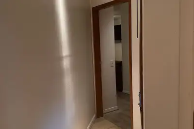 Image de Former In-law Suite Converted to 1 Br Apartment