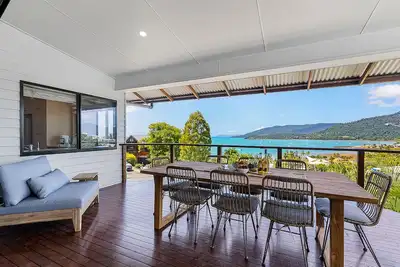 Image de Airlie Views simply has - amazing views in a perfect location