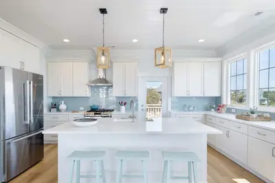 Image de Recently-built 5br/5. 5ba Bald Head Island Oceanview Executive beach house!