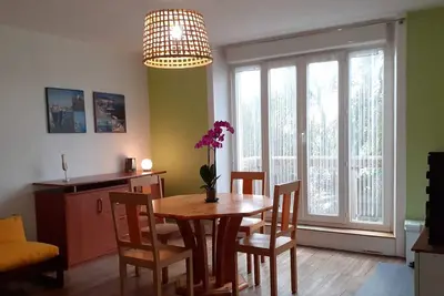Image de Agréable  appartement  dans résidence avec jardin  très proche des commodités