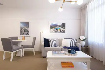 Image de St Tropez, Stylish Apartment with Views over Anzac Square