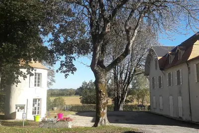 Gîte avec terrasse à Sauzé-Vaussais