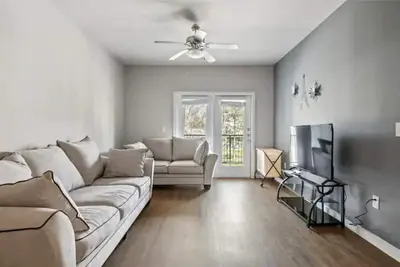 Image de Woodlands 2 Bedroom Cozy Apt w\/ Free Parking