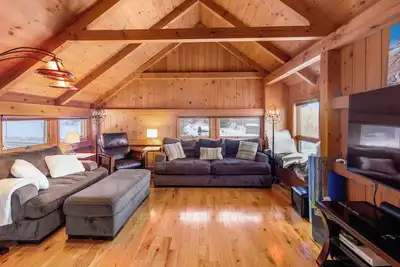 Image de New Spacious Stowe Home, Stowe Mt Views. Woodstove
