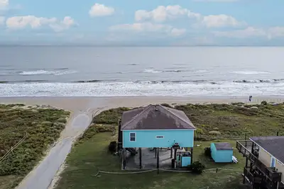 Image de Coastal Breeze: 3 Br, 2 Ba House in Gilchrist, Sleeps 9