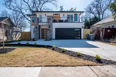 Image de Urban Retreat with Pool near Downtown Dallas