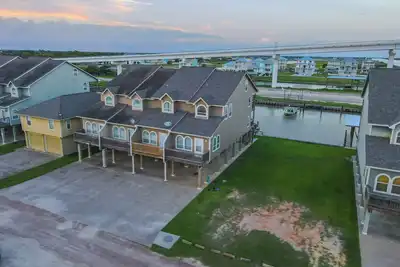 Image de 161 Boat Slip - Waterfront Townhome in Matagorda Townsite