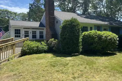 Image de Private Cottage close to bike trail and lakes. Dogs Are Welcome!