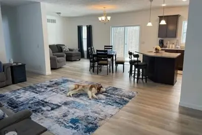 Image de Snowmobile from your door-Wireless Wifi- Smart Tv To Stream- Relax-Dog Friendly