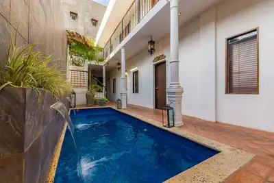 Image de Car 10br Stunning Colonial Mansion + Free Bonus