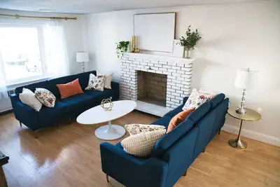 Image de 3br\/2ba Chic and Tranquil Magnolia House Near Boston