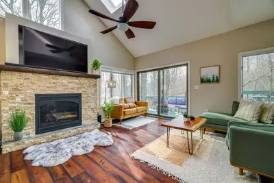 Image de Lovely Poconos Cabin w/ Resort Amenities!