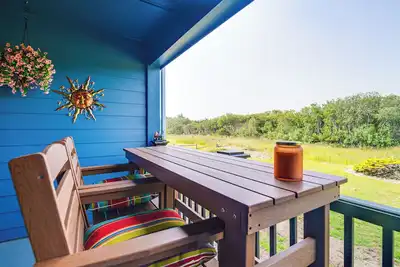 Image de Ocean Shores Condo w/ Balcony < 1 Mi to Beach!