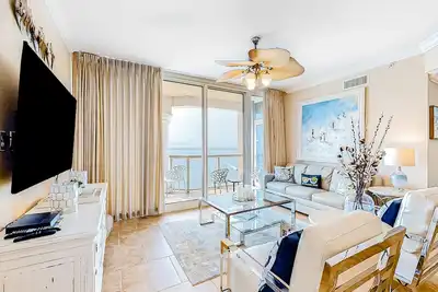 Image de Oceanfront, 20th-floor condo with balcony, pools, hot tubs, tennis & gym