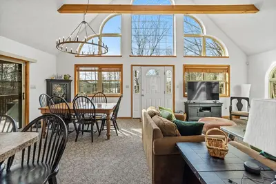 Image de Lake View Arrowhead Chalet with Hot tub, Huge Deck, Fire pit, and Ac!
