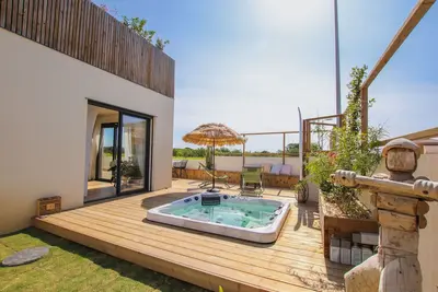 Image de Villa 6 Personnes Avec Spa, Four à Pizza et vue sur les Vignes