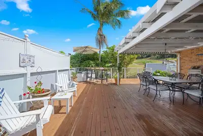 Image de Lighthouse Vaccay, family beach house pool