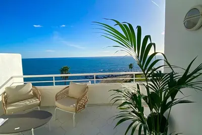 Sun Kiss Beachfront – Miraflores