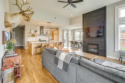 Image de Stylish Montana Vacation Rental w/ Private Hot Tub