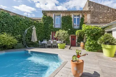 Image de Vivez des vacances inoubliables : gîte spacieux avec piscine et plages proches!