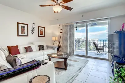 Image de Ocean View / Closest Bldg. to Pool & Amenities / Close to Beach Access / Ow12-603