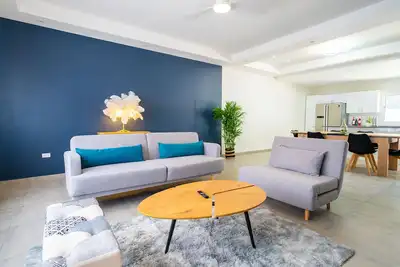Image de Modern 3br Home with Own Private Pool - Centrally Located - Quiet Neighborhood